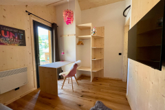 TV-Zimmer / Büro für Homeoffice